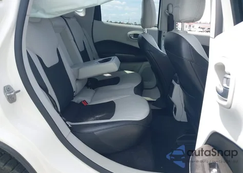 2019 Jeep Compass Sun And Wheel Fwd z USA, uszkodzony, nr VIN 3C4NJCBB3KT832196